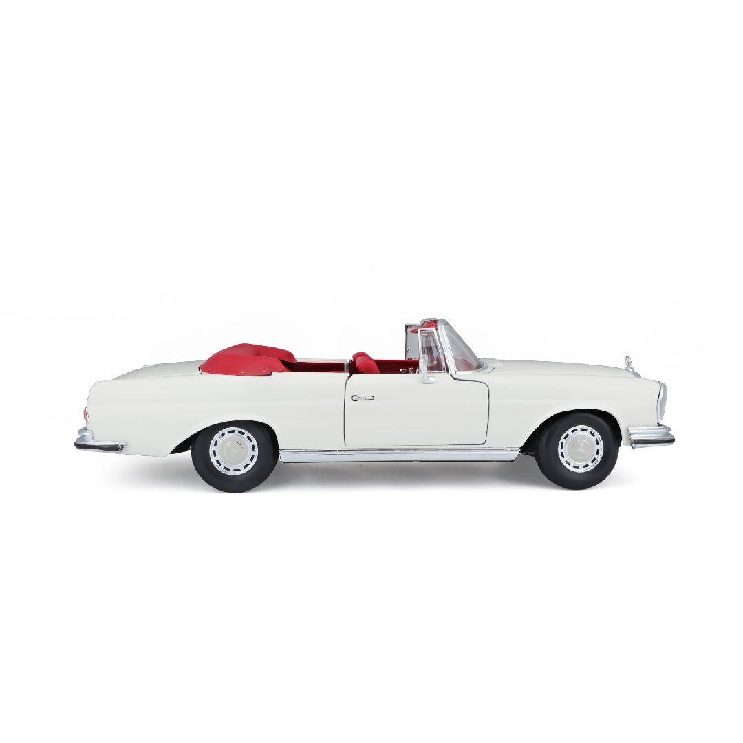 Maisto 1/18 SE 1967 Mercedes-Benz 280SE Cabrio - Cream