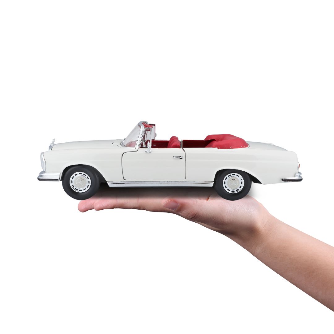 Maisto 1/18 SE 1967 Mercedes-Benz 280SE Cabrio - Cream
