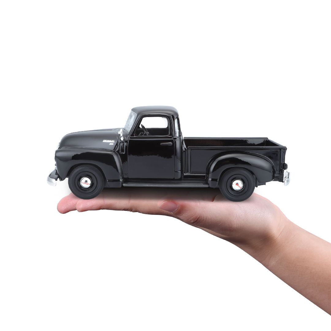 Maisto 1/25 SE 1950 Chevrolet 3100 Pickup - Black