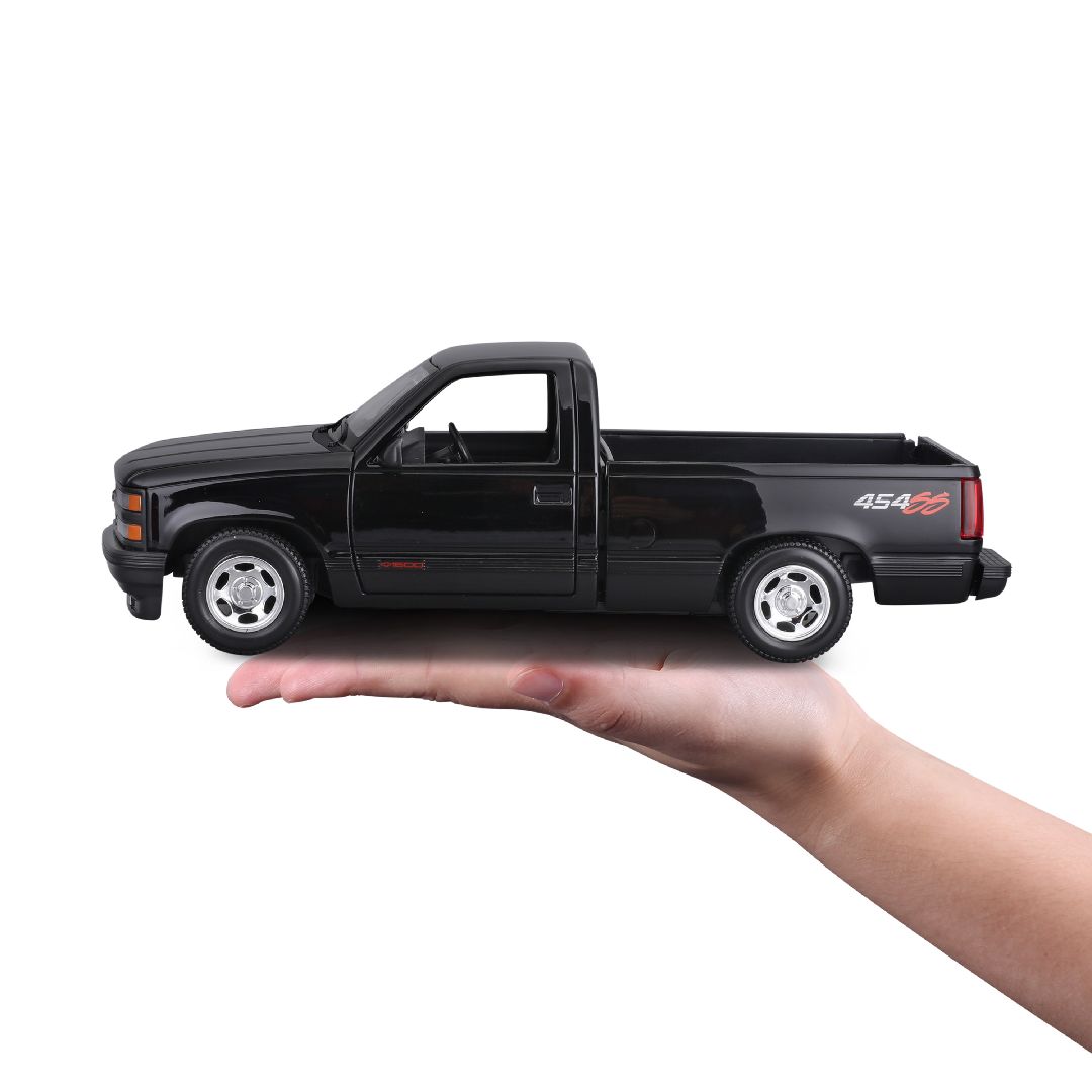Maisto 1/24 SE 1993 Chevrolet 454 SS Pickup Truck - Black