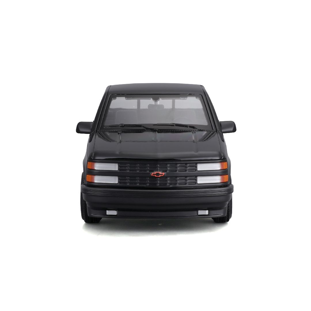 Maisto 1/24 SE 1993 Chevrolet 454 SS Pickup Truck - Black