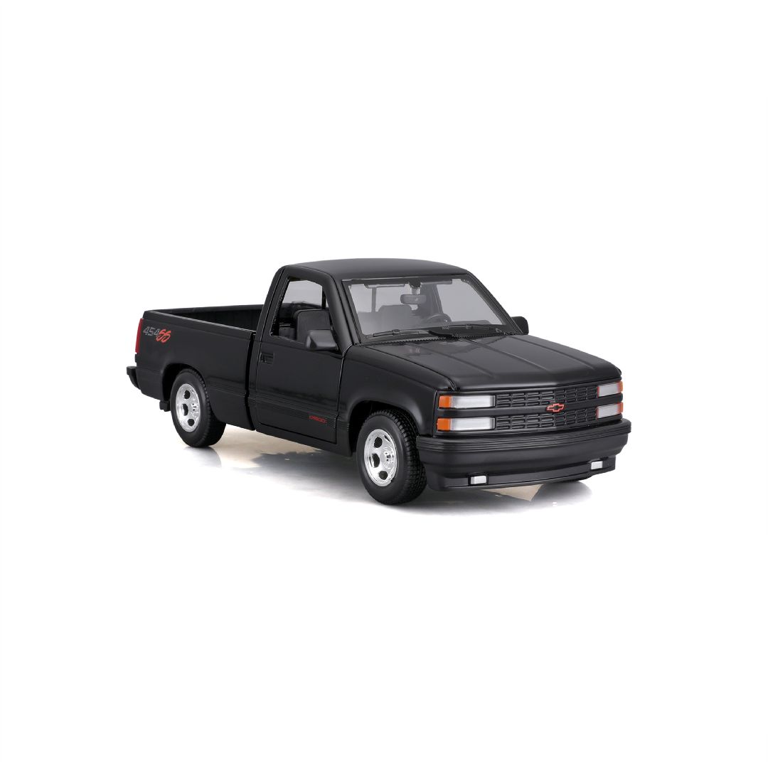 Maisto 1/24 SE 1993 Chevrolet 454 SS Pickup Truck - Black