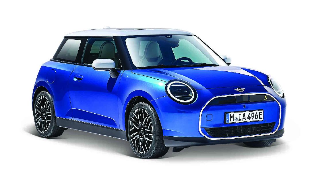 Maisto 1/24 SE 2024 Mini Cooper SE (J01)