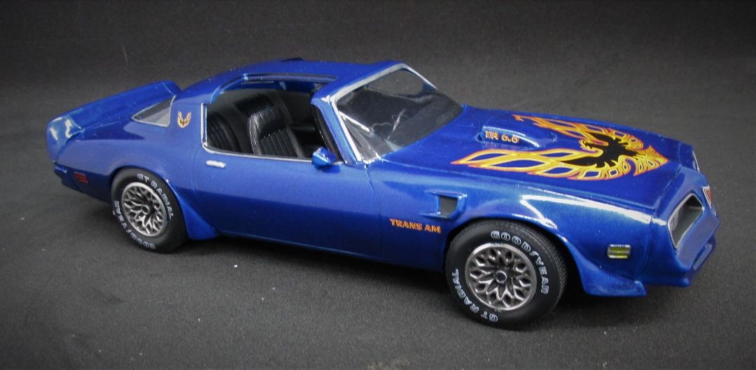 MPC 1977 Pontiac Firebird T/A 1/25 Model Kit (Level 2) - Click Image to Close