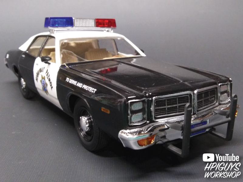MPC 1978 Dodge Monaco CHP Police Car 2T 1/25 Model Kit (Level 2)