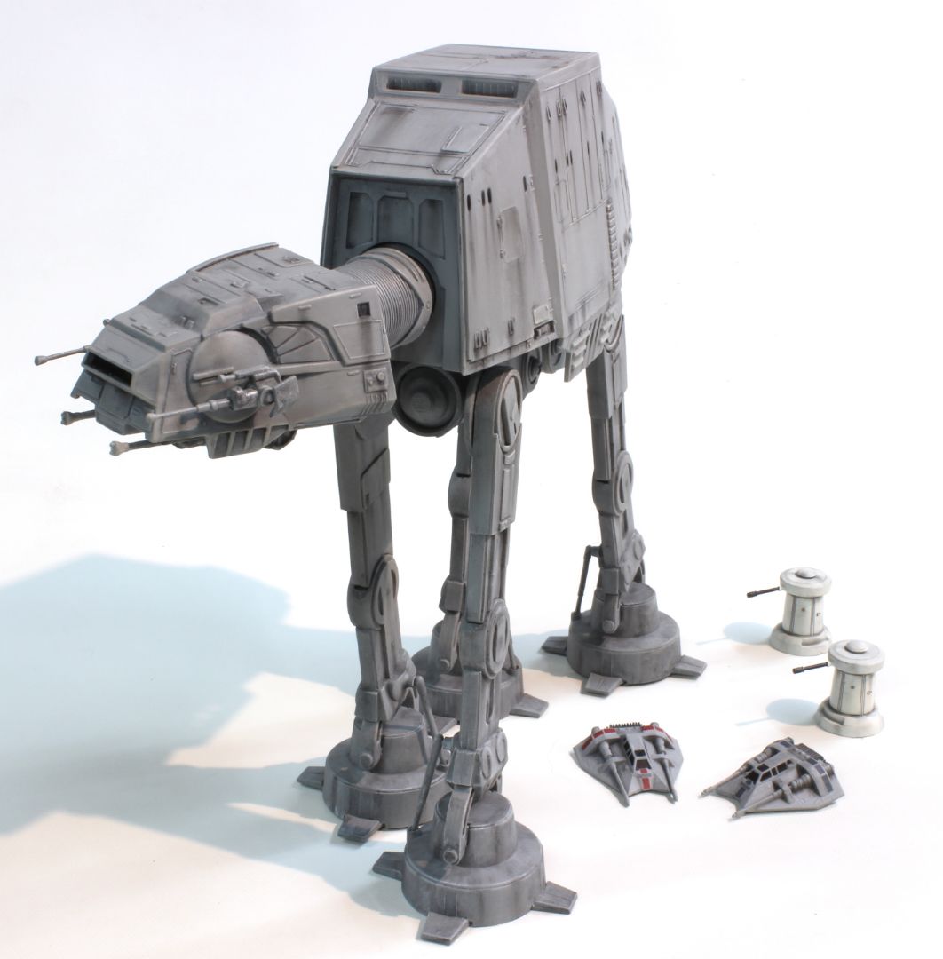 MPC Star Wars: The Empire Strikes Back AT-AT 1/100 Model Kit - Click Image to Close