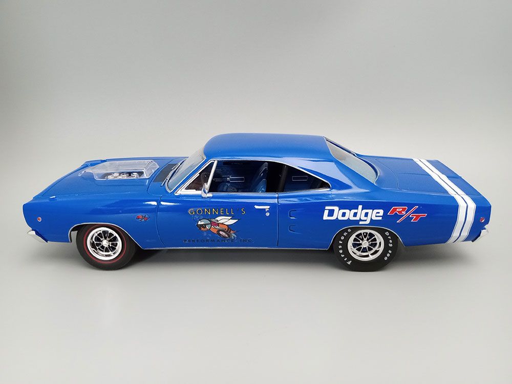 MPC 1/25 1968 Dodge Coronet Hardtop w/ Trailer Model Kit