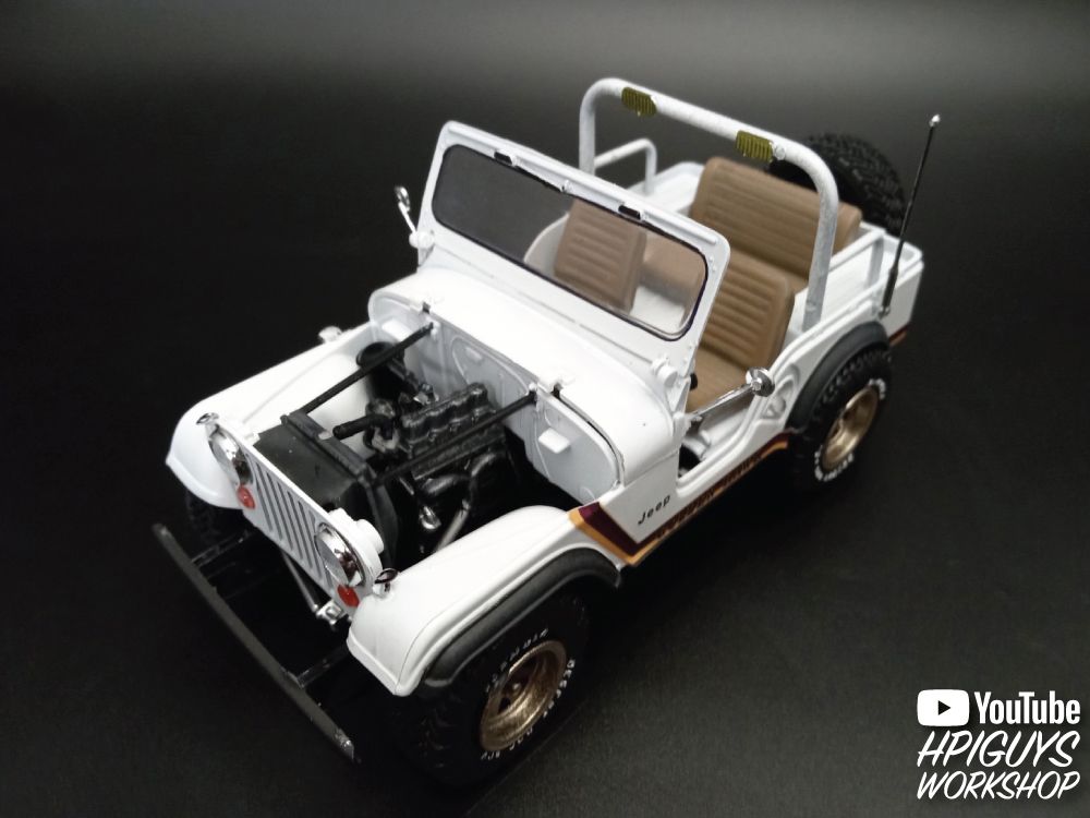 MPC 1/25 1981 Jeep CJ5 Golden Hawk Model Kit (Level 2)