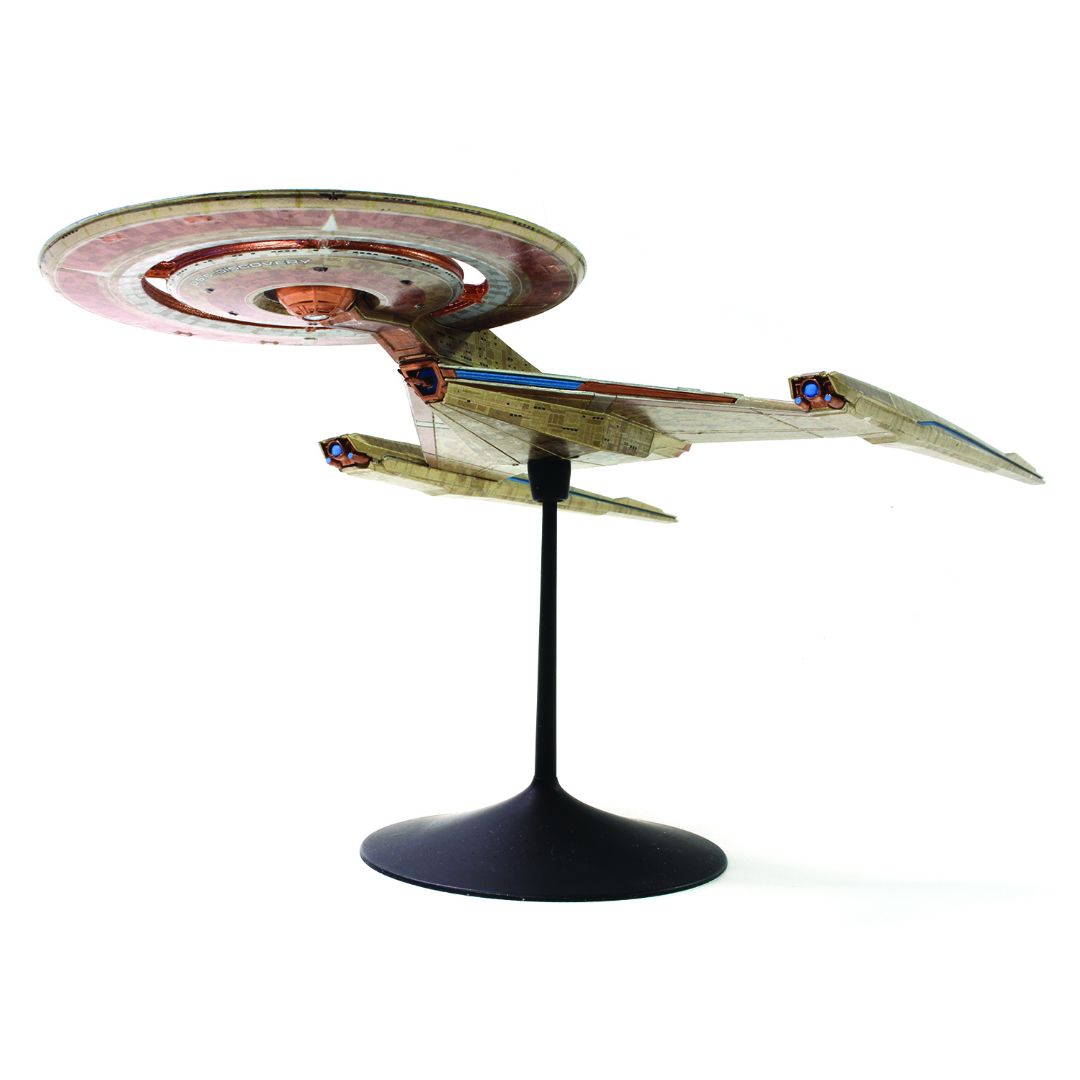 Polar Lights Star Trek U.S.S. Discovery 2T 1/2500 Model Kit (Le - Click Image to Close