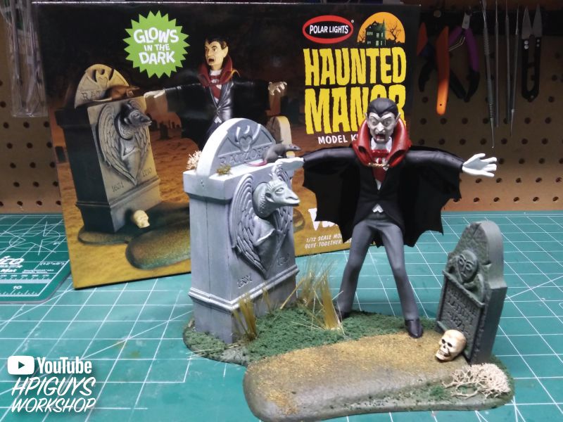 Polar Lights Haunted Manor: Flight of the Vampire 1/12 Model Kit - Click Image to Close