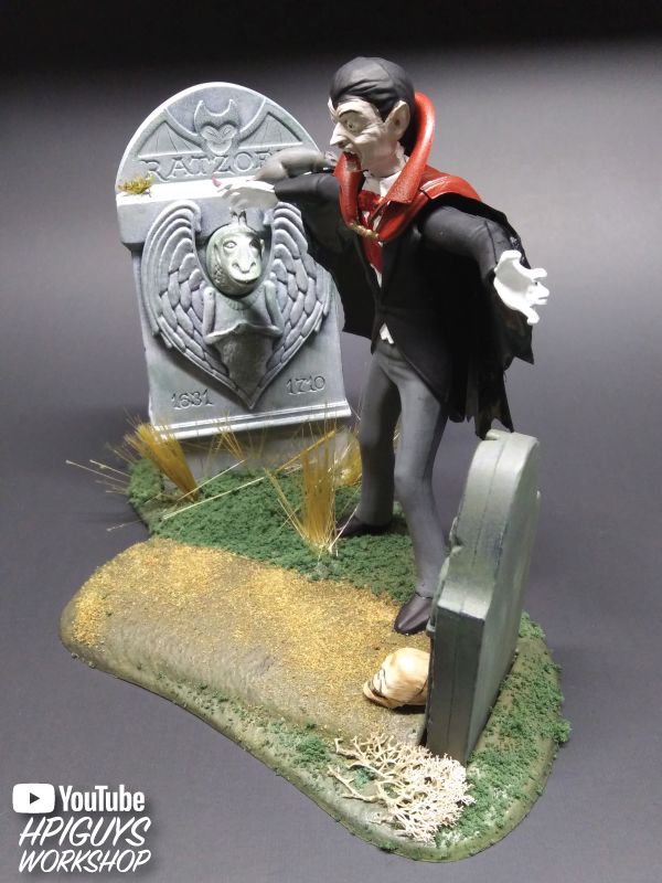 Polar Lights Haunted Manor: Flight of the Vampire 1/12 Model Kit - Click Image to Close