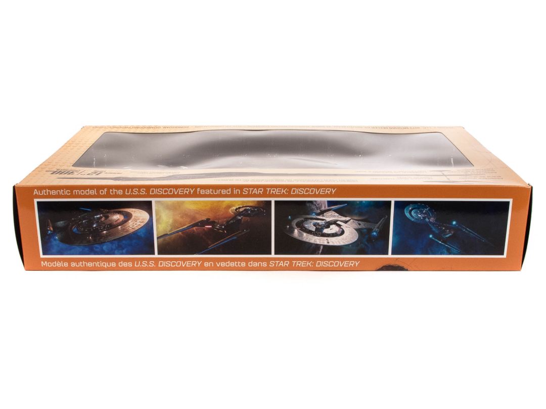 Polar Lights Star Trek Discovery USS Discovery Prebuilt Display