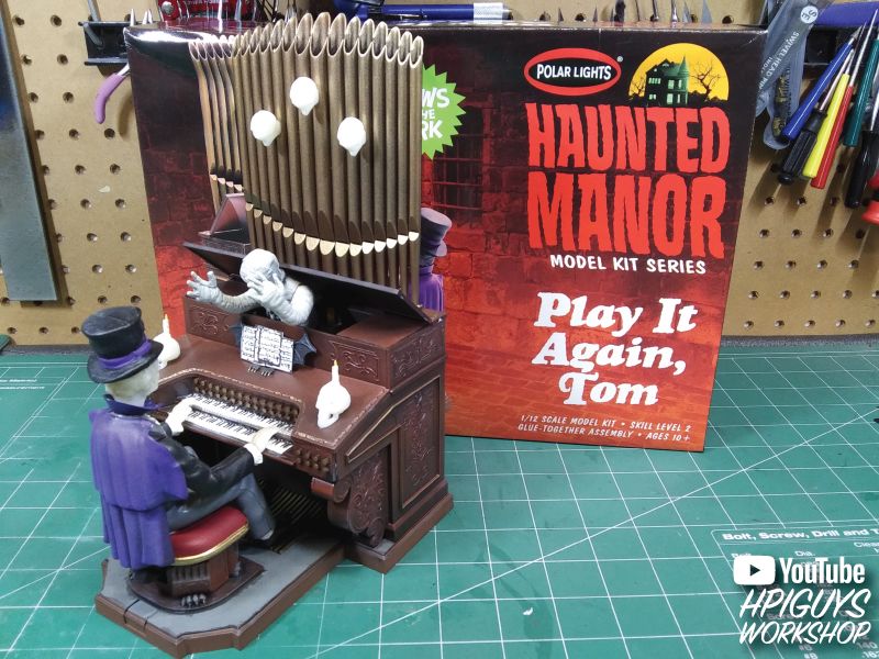 Polar Lights Haunted Manor: Play It Again, Tom! 1/12 Model Kit - Click Image to Close