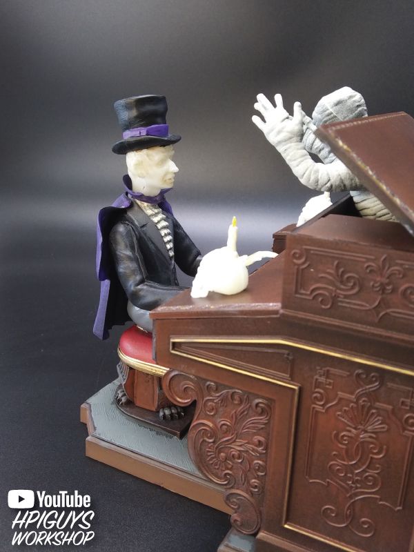 Polar Lights Haunted Manor: Play It Again, Tom! 1/12 Model Kit - Click Image to Close