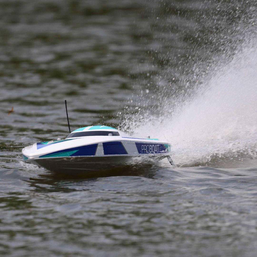 Pro Boat Sonicwake V2 36 Self-Righting, Brushless RTR - White