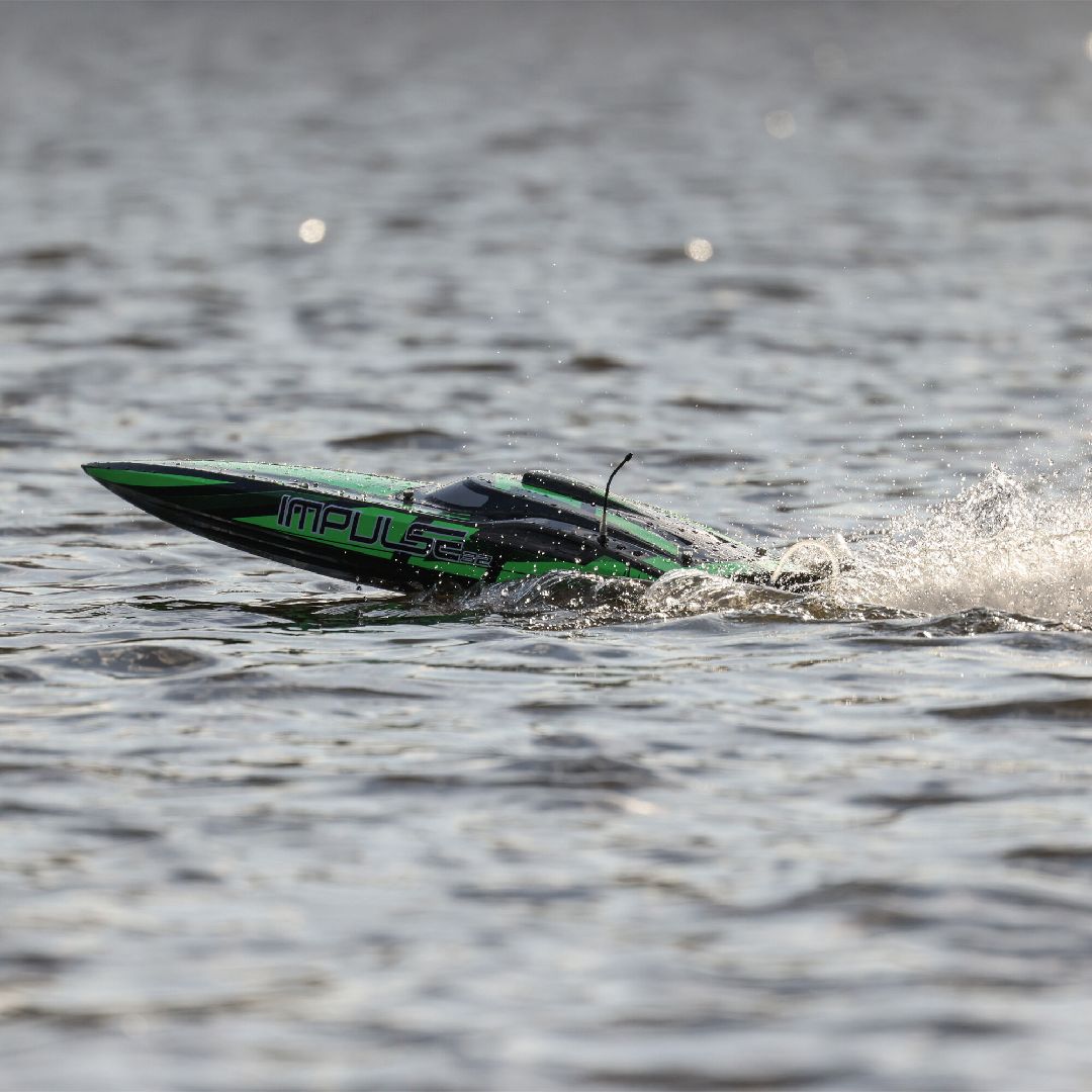 Pro Boat Impulse 32, Deep-V, Blx, Smart RTR - Black/Green