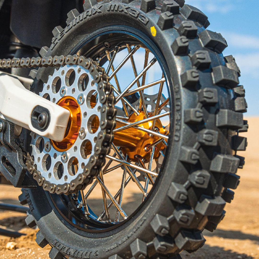 Pro-Line Pro-Spec Aluminum Rear Hub, Gold: Promoto-MX