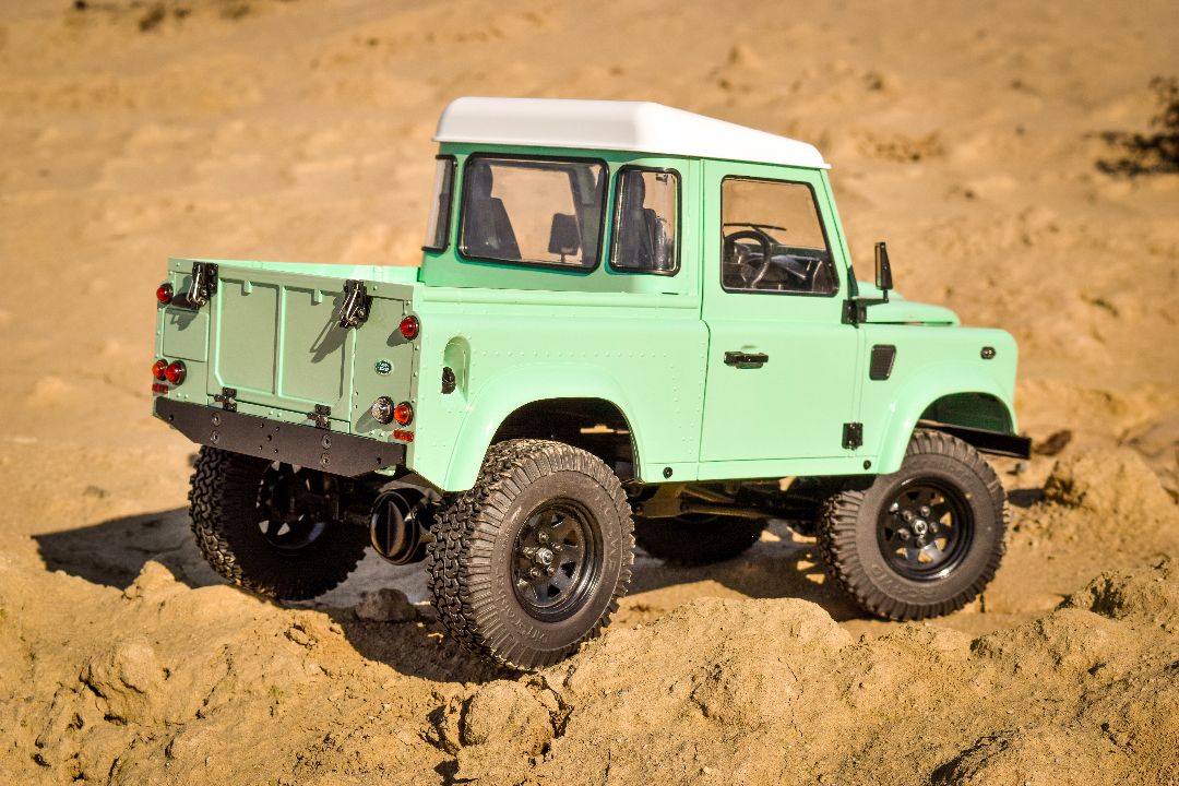 RC4WD Gelande II RTR W/ 2015 Land Rover Defender D90 Pick-Up - Click Image to Close