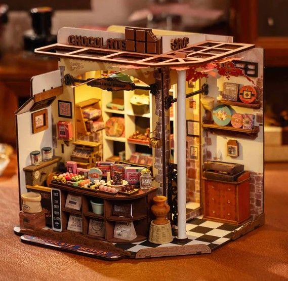 Rolife Henry's Chocolate DIY Miniature House Kit