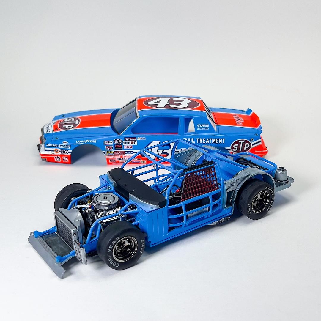 Salvinos JR 1/24 Richard Petty 1984 Pontiac Grand Prix Winner