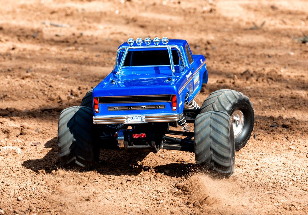 Traxxas Bigfoot No. 1 The Original Monster Truck with LED Lights
