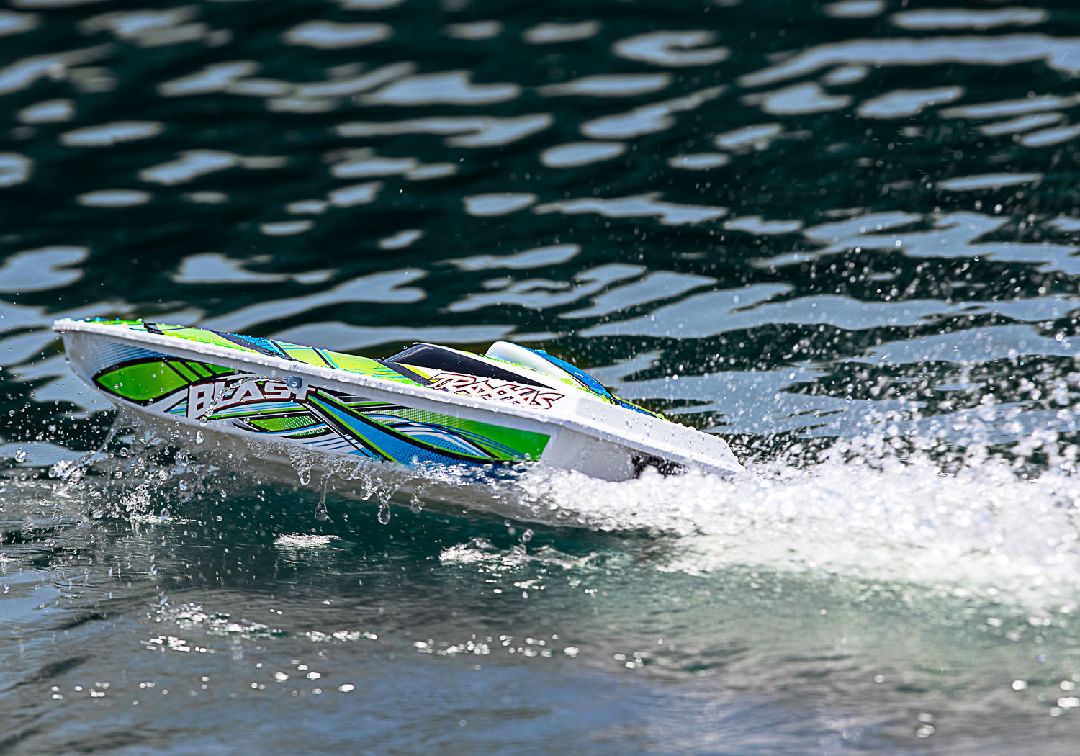 Traxxas Blast 24" High Performance RTR Race Boat - Green - Click Image to Close