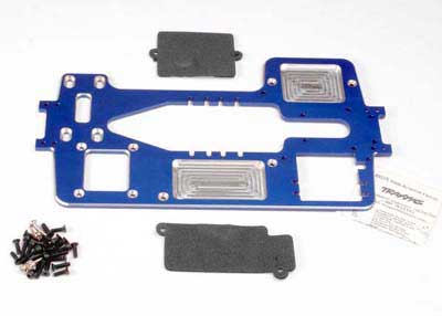 Traxxas Chassis, 7075-T6 billet machined aluminum (4mm) (blue)/ hardware