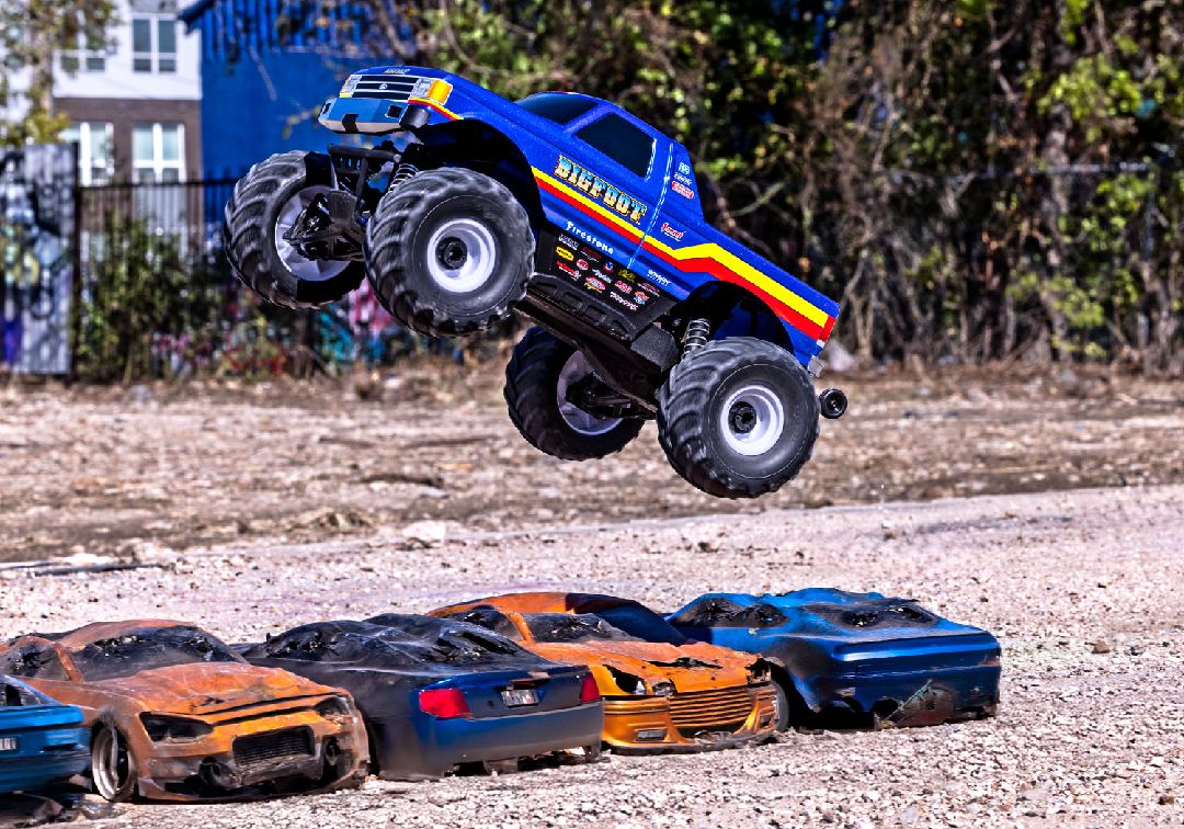 Traxxas 1/10 F-150 BL-2S 4X4 RTR - Bigfoot w/ Charger & Battery