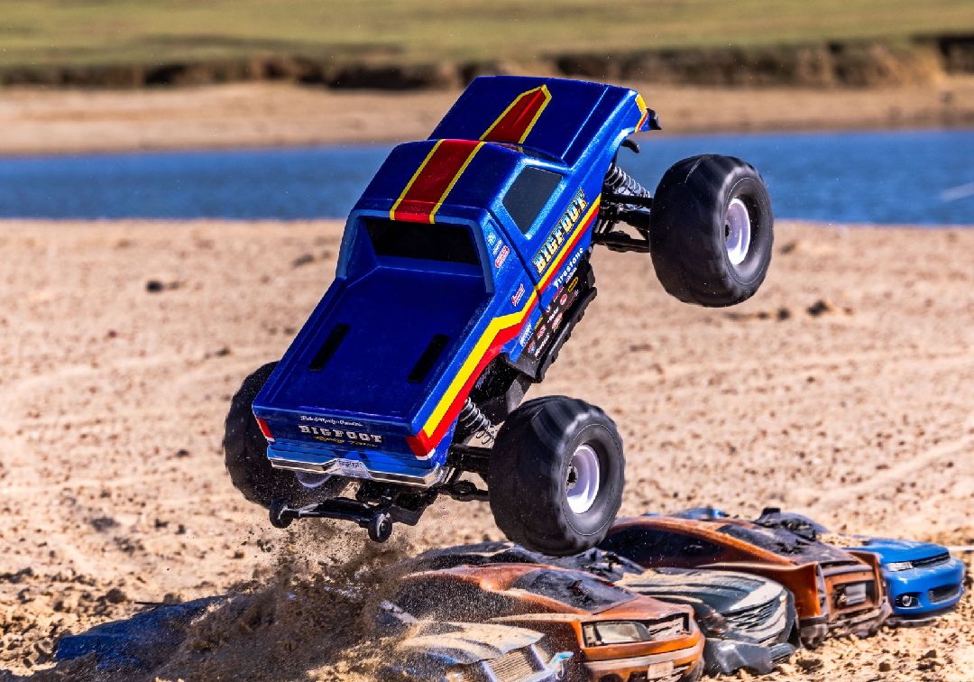 Traxxas 1/10 F-150 BL-2S 4X4 RTR - Bigfoot w/ Charger & Battery