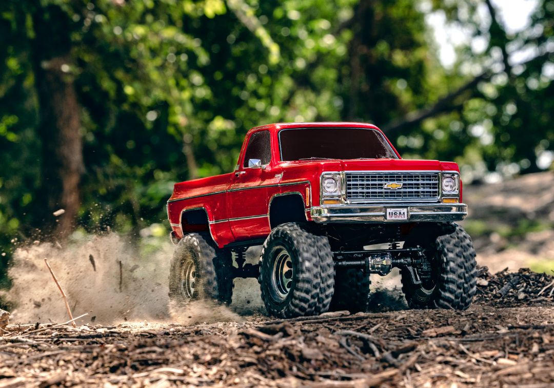 Traxxas TRX-4 Chevrolet K10 Cheyenne High Trail Edition - Red - Click Image to Close