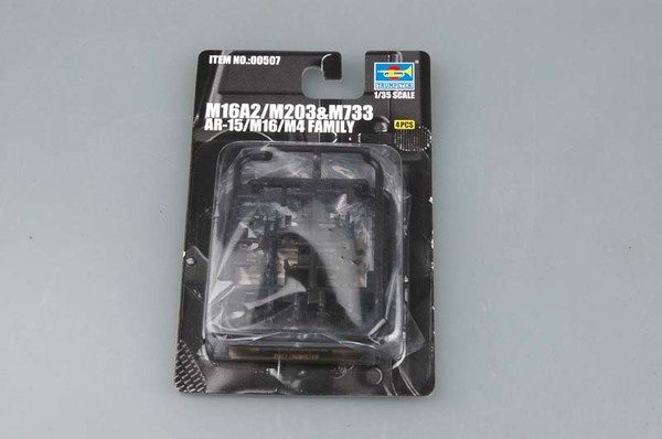 Trumpeter 1/35 AR-15/M16/M4 FAMILY-M733 (4 units) - Click Image to Close