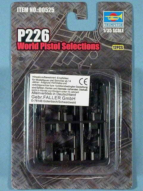 Trumpeter 1/35 P226 World Pistol Selection