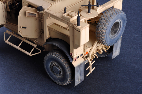 Trumpeter 1/16 US M-ATV MRAP