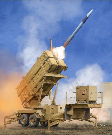 Trumpeter 1/35 US M901 Launching Station w/MIM-104F Patriot SAM - Click Image to Close