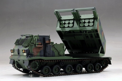 Trumpeter 1/35 M270/A1 Multiple Launch Rocket System