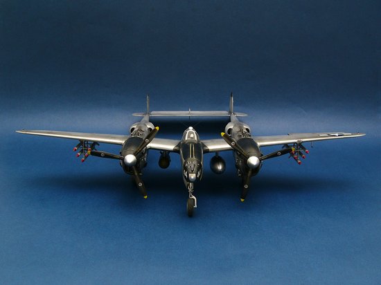 Trumpeter 1/32 Lockheed P-38L-5-LO Lightning