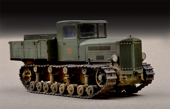 Trumpeter 1/72 Soviet Komintern Artillery Tractor