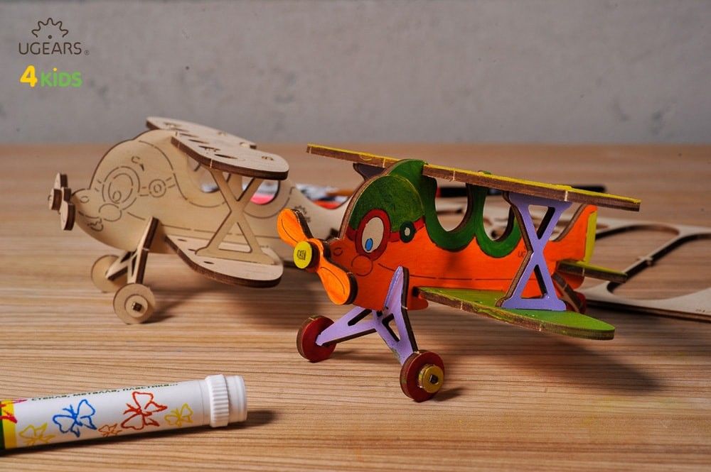 UGears Biplane 3D-puzzle Coloring Model - 23 pieces UGears Biplane 3D-puzzle Coloring Model - 23 pieces