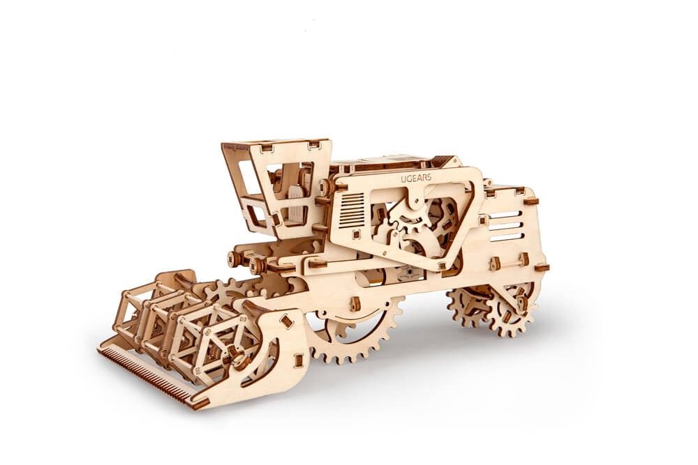 UGears Combine Harvester - 154 pieces (Easy) - Click Image to Close