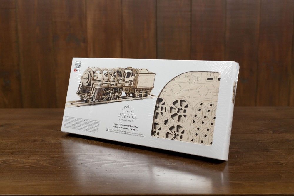 UGears Steam Locomotive with Tender - 443 pieces