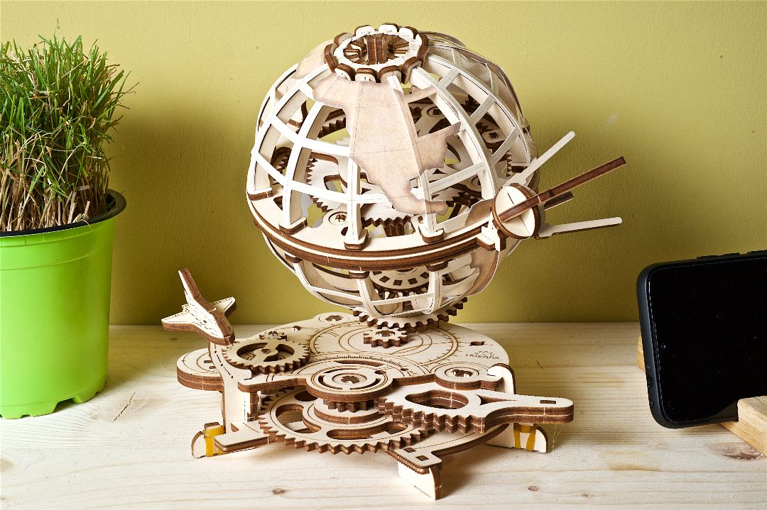 UGears Model Globe - 184 Pieces - Click Image to Close