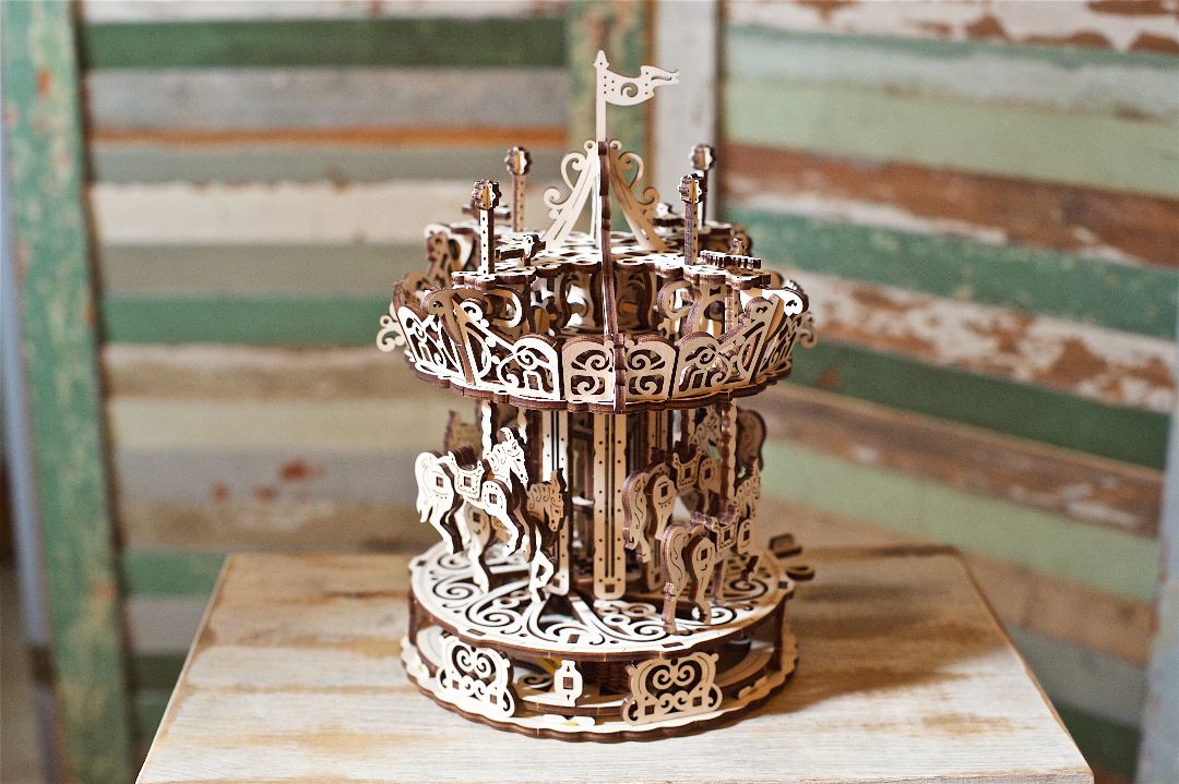 UGears Carousel - 305 Pieces