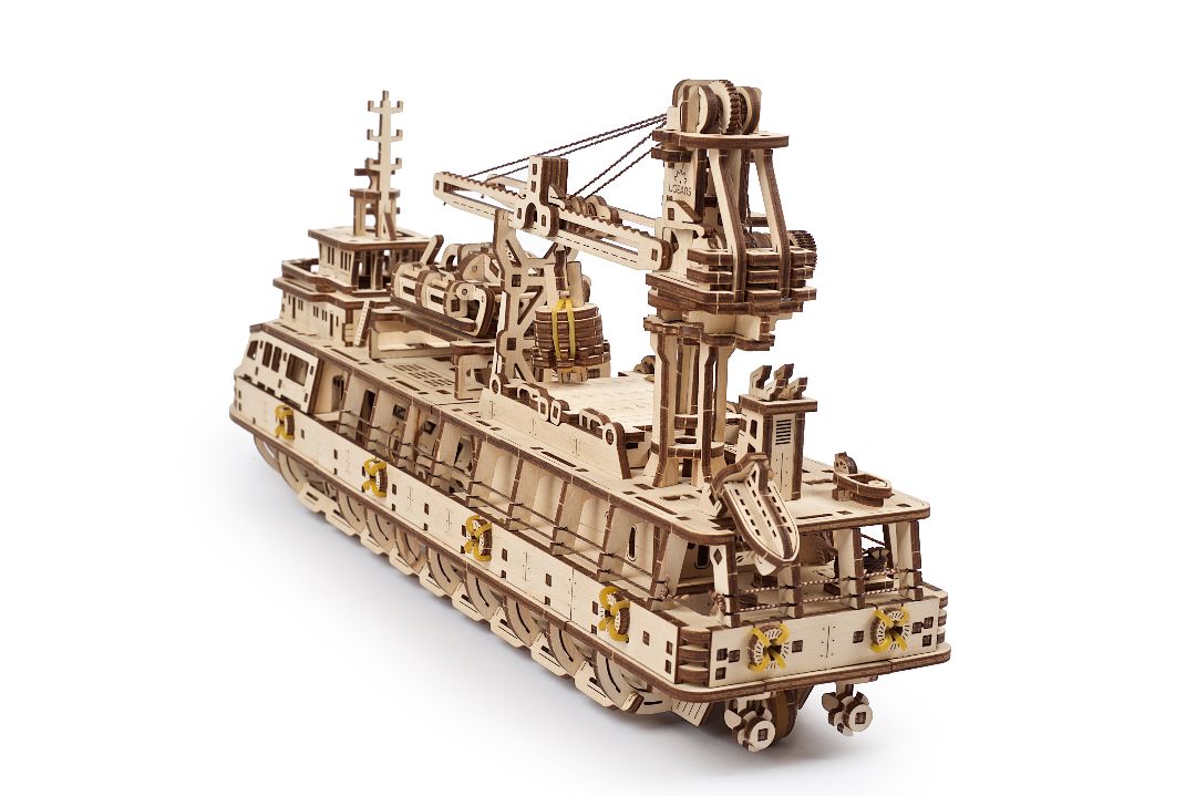 UGears Research Vessel - 575 pieces - Click Image to Close