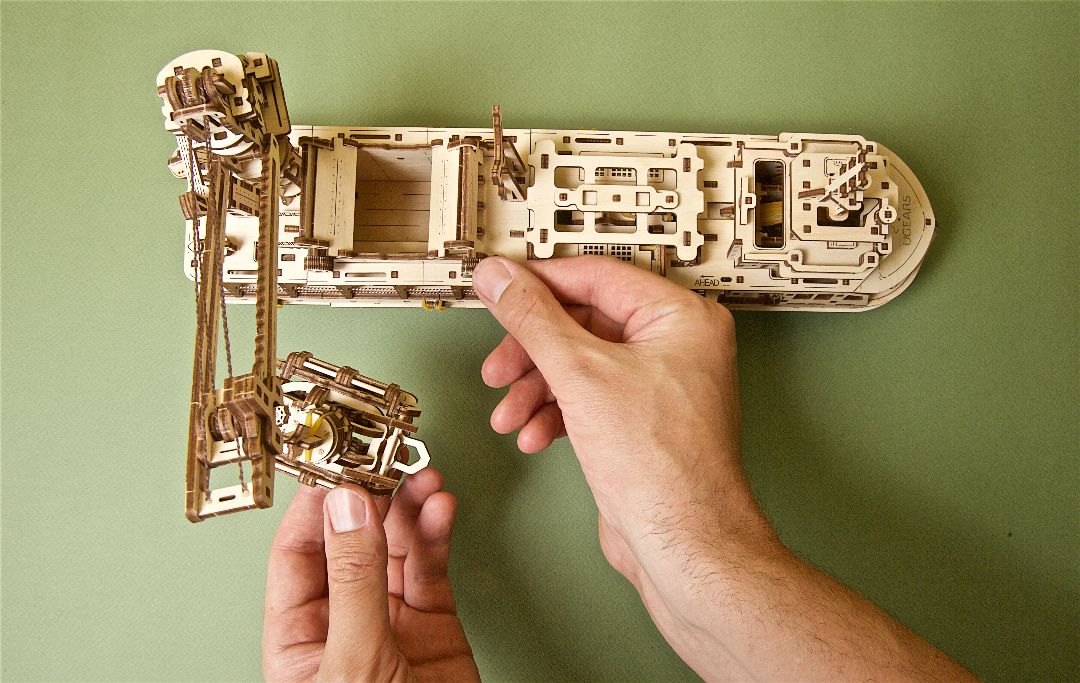 UGears Research Vessel - 575 pieces - Click Image to Close