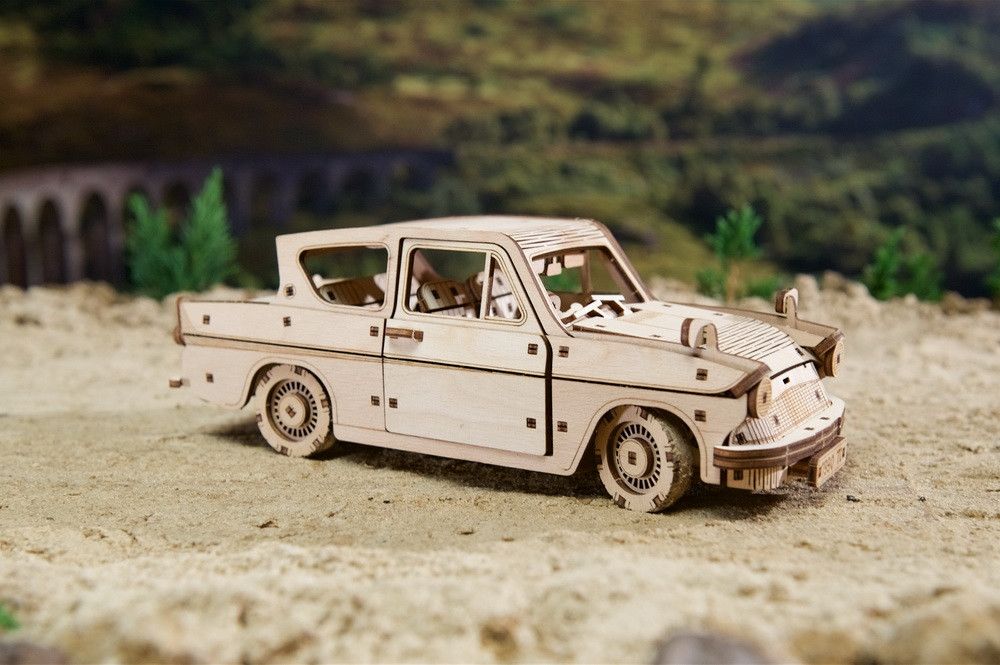 Ugears FLYING FORD ANGLIA - 246 Pieces