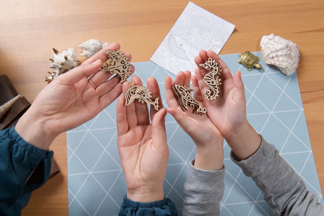 UGears U-Fidget Pacific Ocean (4 Models, Hanging Box) - 33 Piece