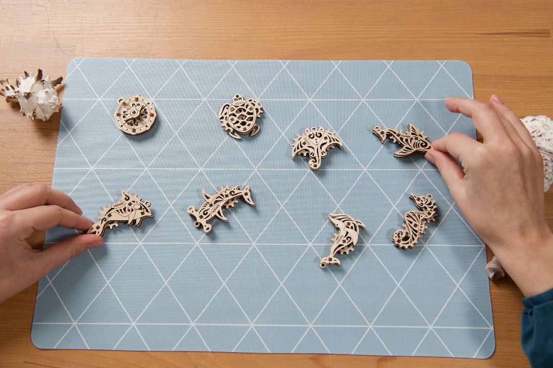UGears U-Fidget Pacific Ocean (4 Models, Hanging Box) - 33 Piece