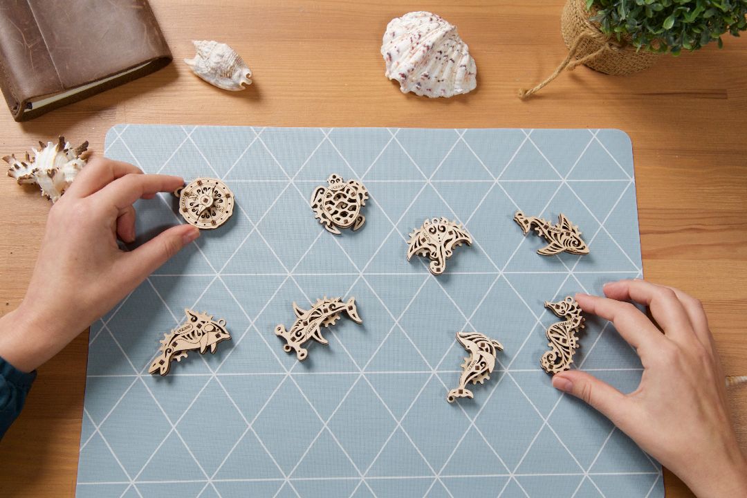 UGears U-Fidget Pacific Ocean (4 Models, Hanging Box) - 33 Piece