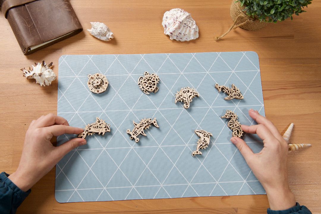 UGears U-Fidget Pacific Ocean (4 Models, Hanging Box) - 33 Piece