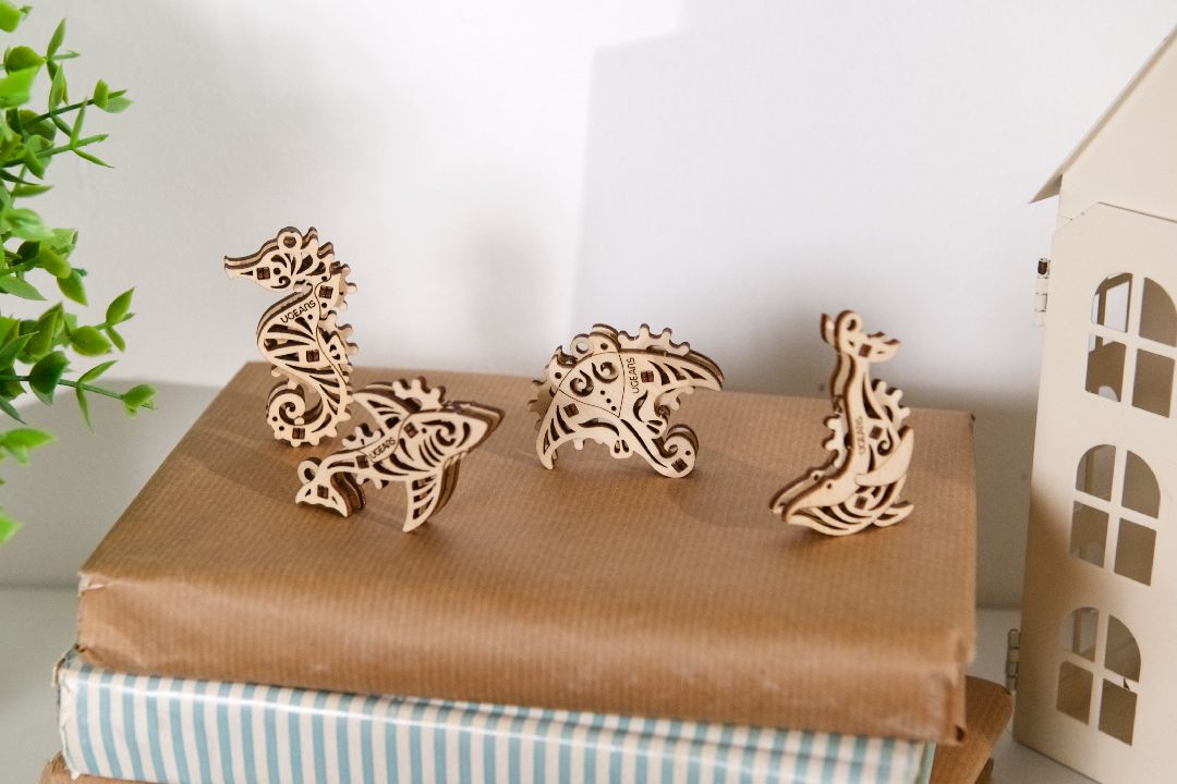 UGears U-Fidget Pacific Ocean (4 Models, Hanging Box) - 33 Piece